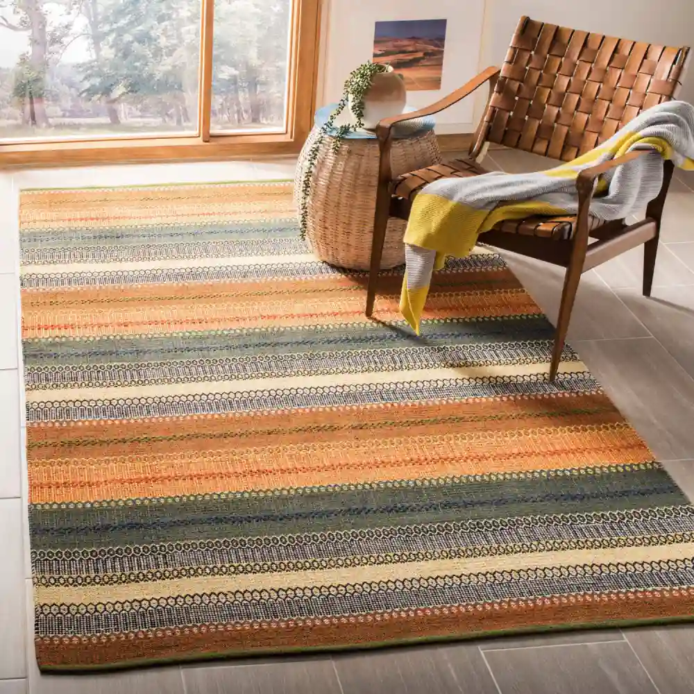 Flat-weave / kilim style