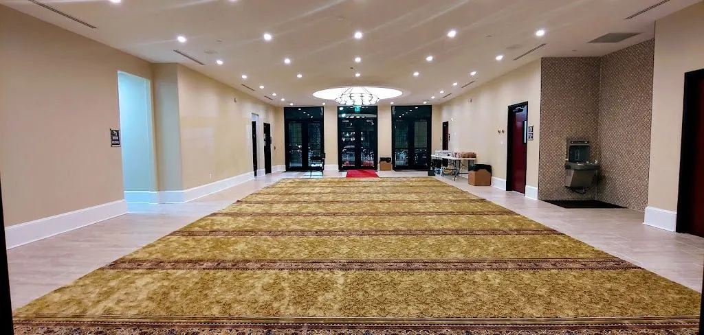 Gold Masjid Carpet - Image 4